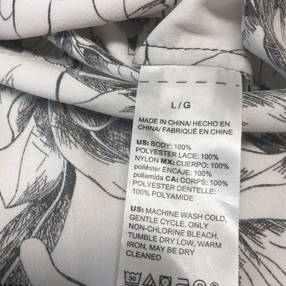 White House Black Market Tops Super Cute Black And White Lacy Top